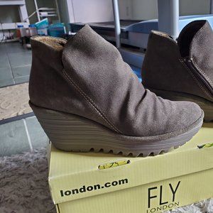 Fly London YIP bootie, color sludge size EU 37